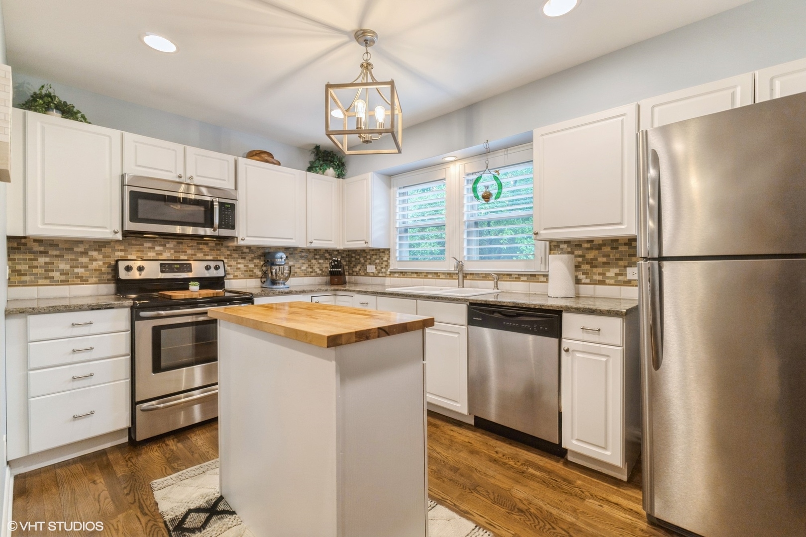 12501 S 71st Court, Palos Heights, IL 60463