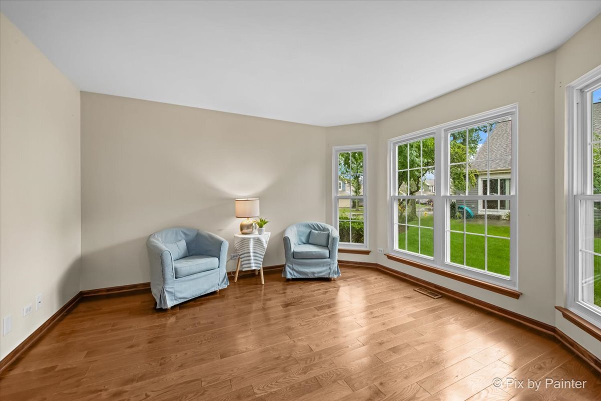 1079 Ridgefield Circle, Carol Stream, IL 60188