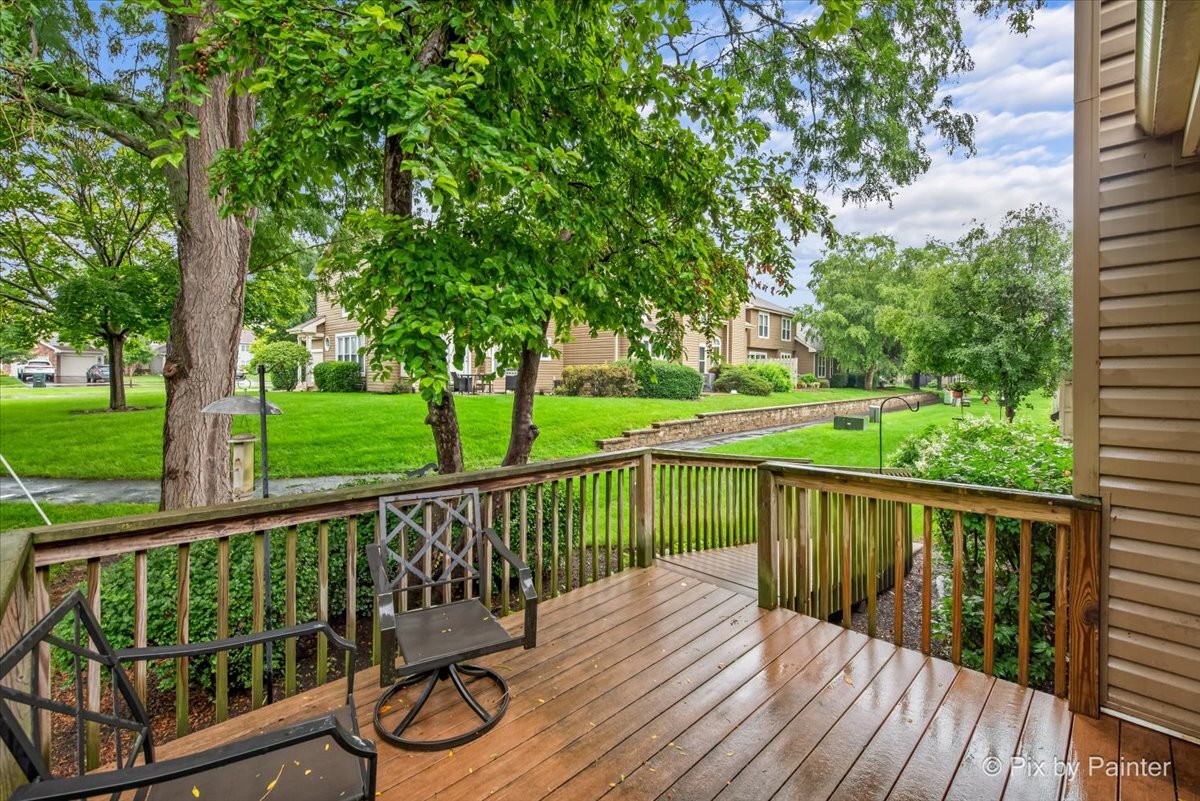 1079 Ridgefield Circle, Carol Stream, IL 60188