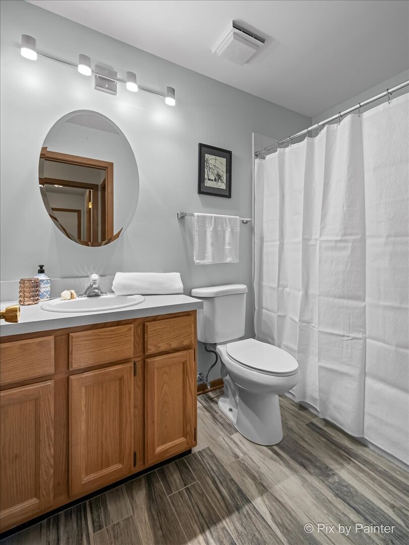 1079 Ridgefield Circle, Carol Stream, IL 60188