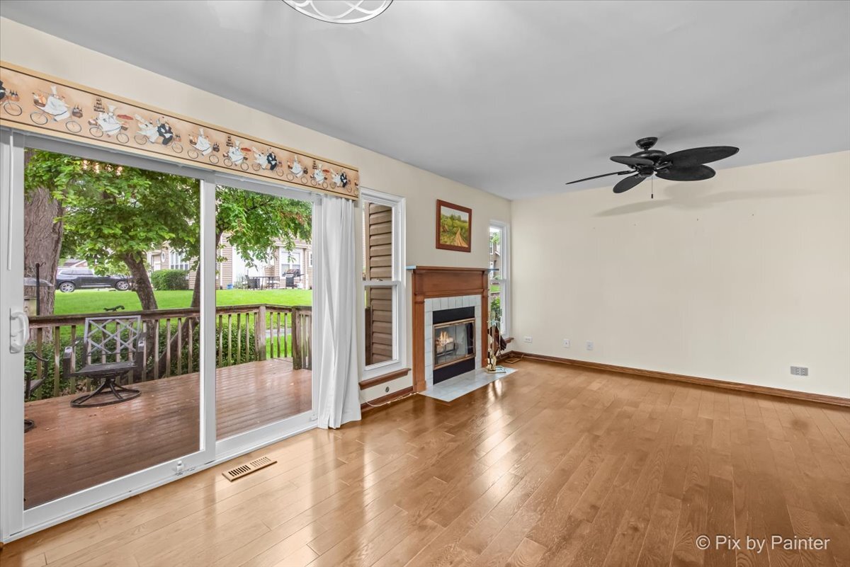 1079 Ridgefield Circle, Carol Stream, IL 60188