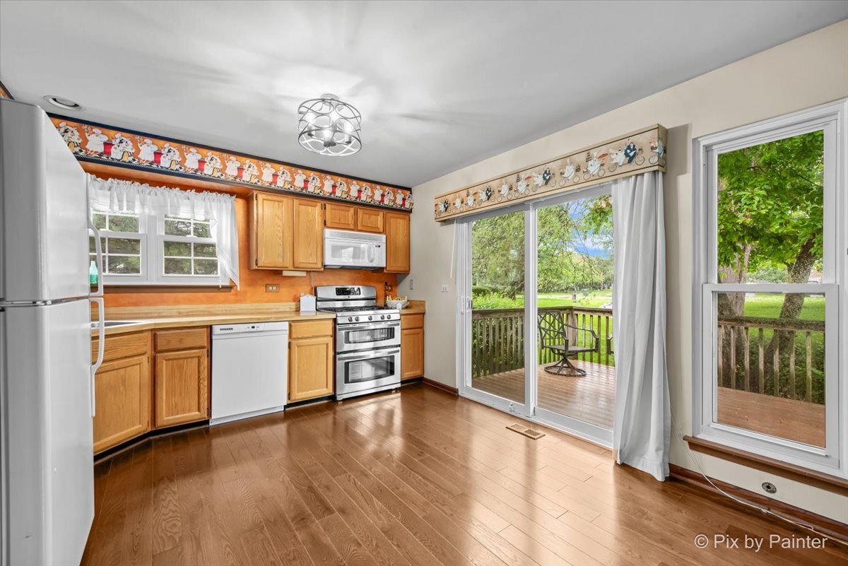 1079 Ridgefield Circle, Carol Stream, IL 60188
