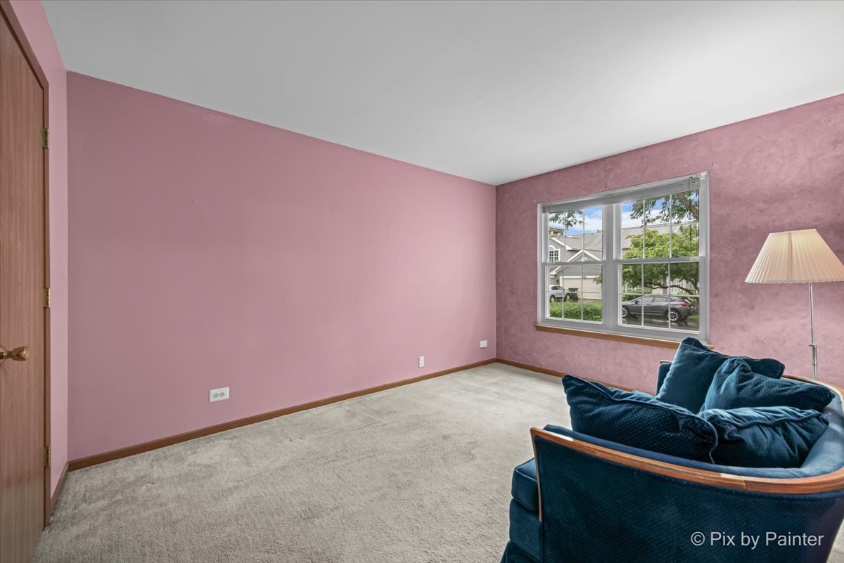 1079 Ridgefield Circle, Carol Stream, IL 60188