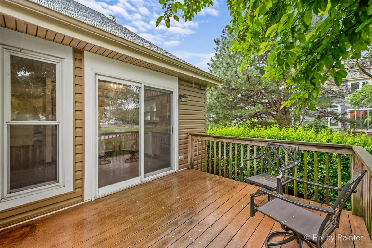 1079 Ridgefield Circle, Carol Stream, IL 60188