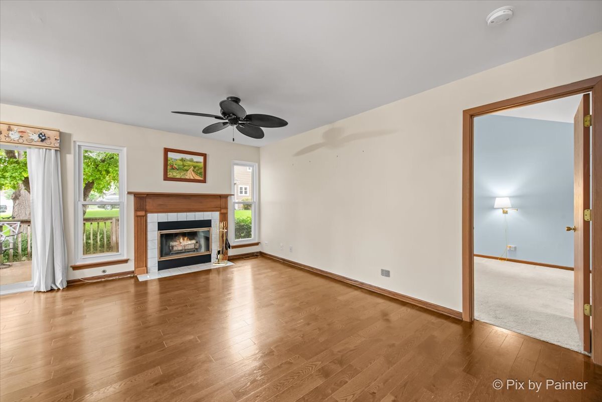1079 Ridgefield Circle, Carol Stream, IL 60188