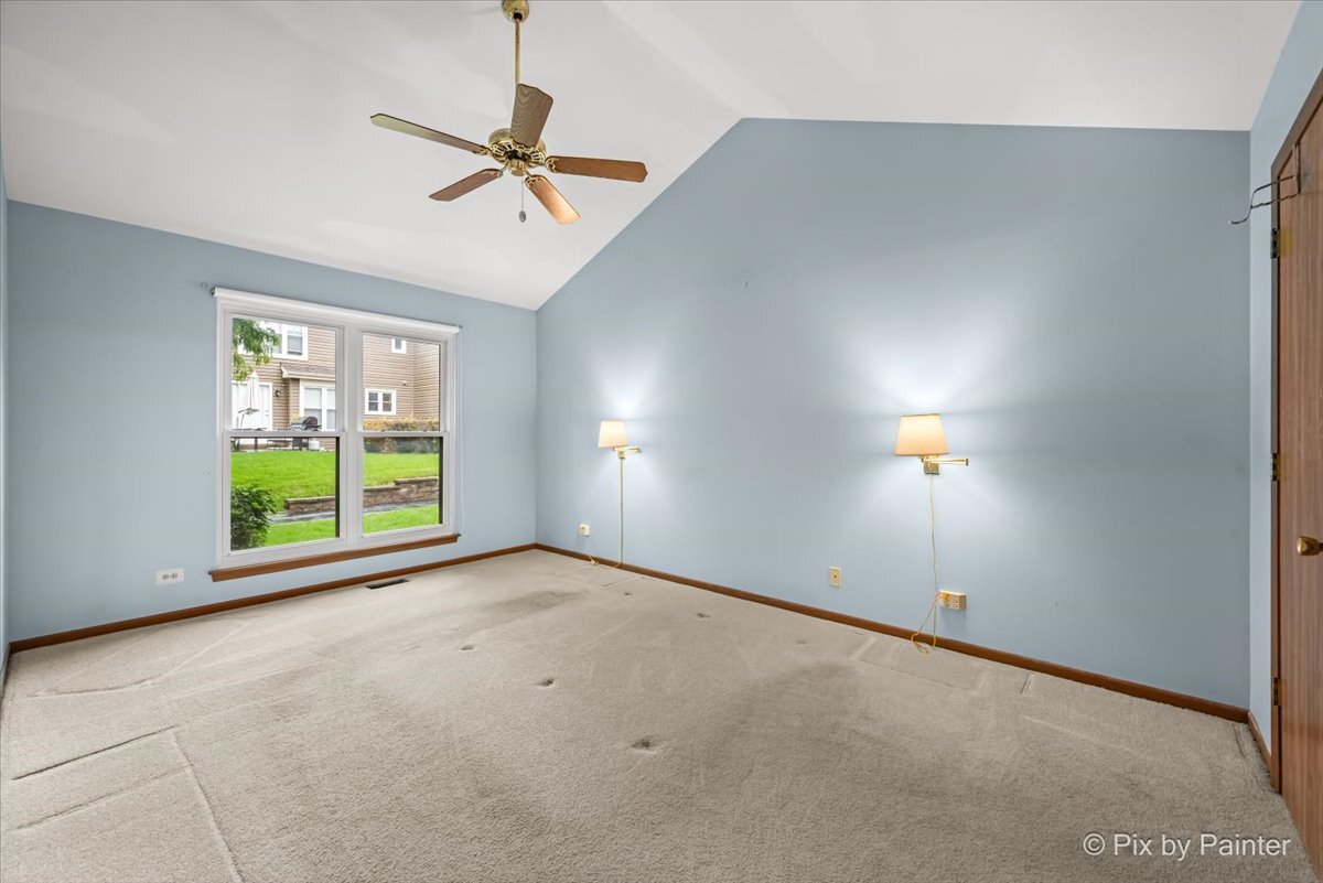 1079 Ridgefield Circle, Carol Stream, IL 60188