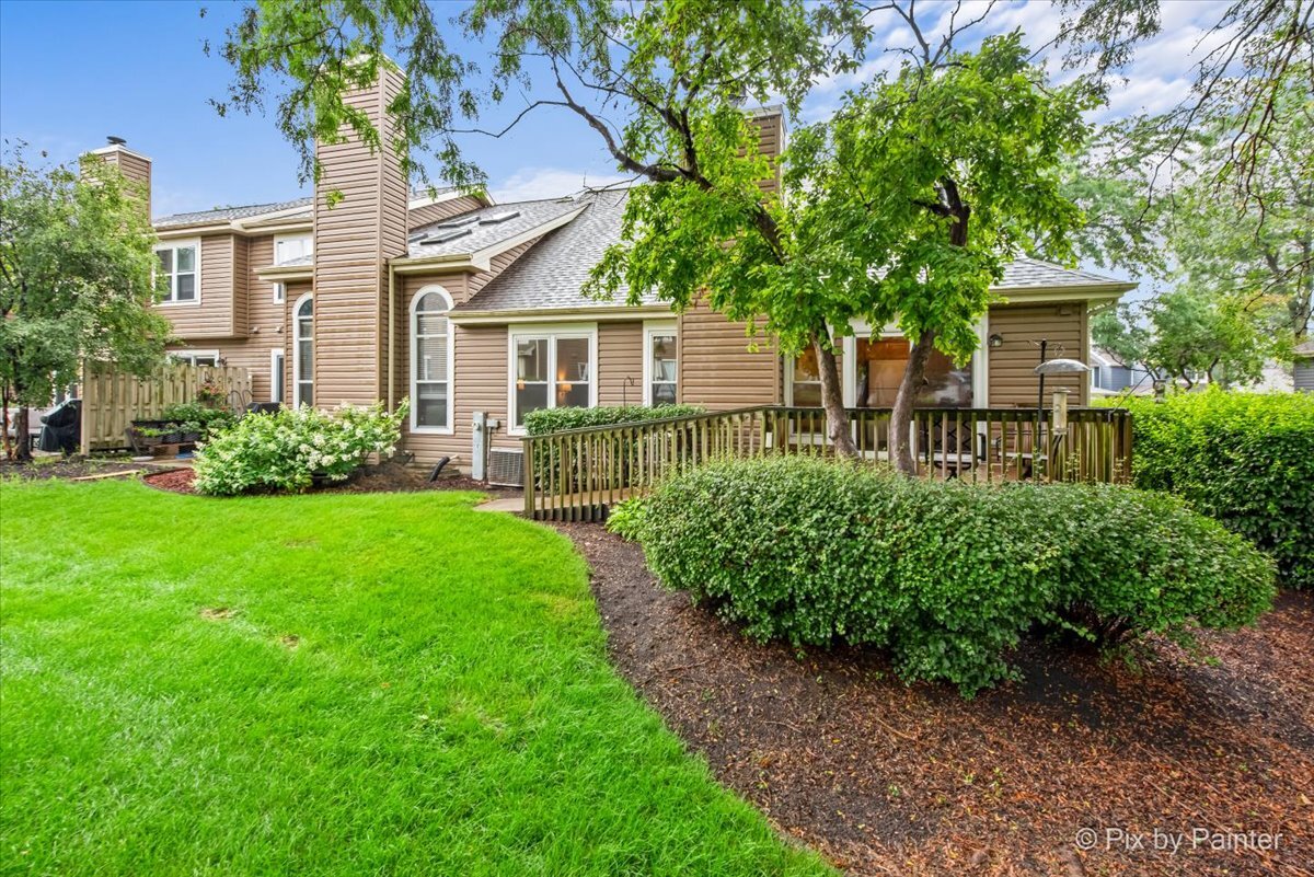 1079 Ridgefield Circle, Carol Stream, IL 60188