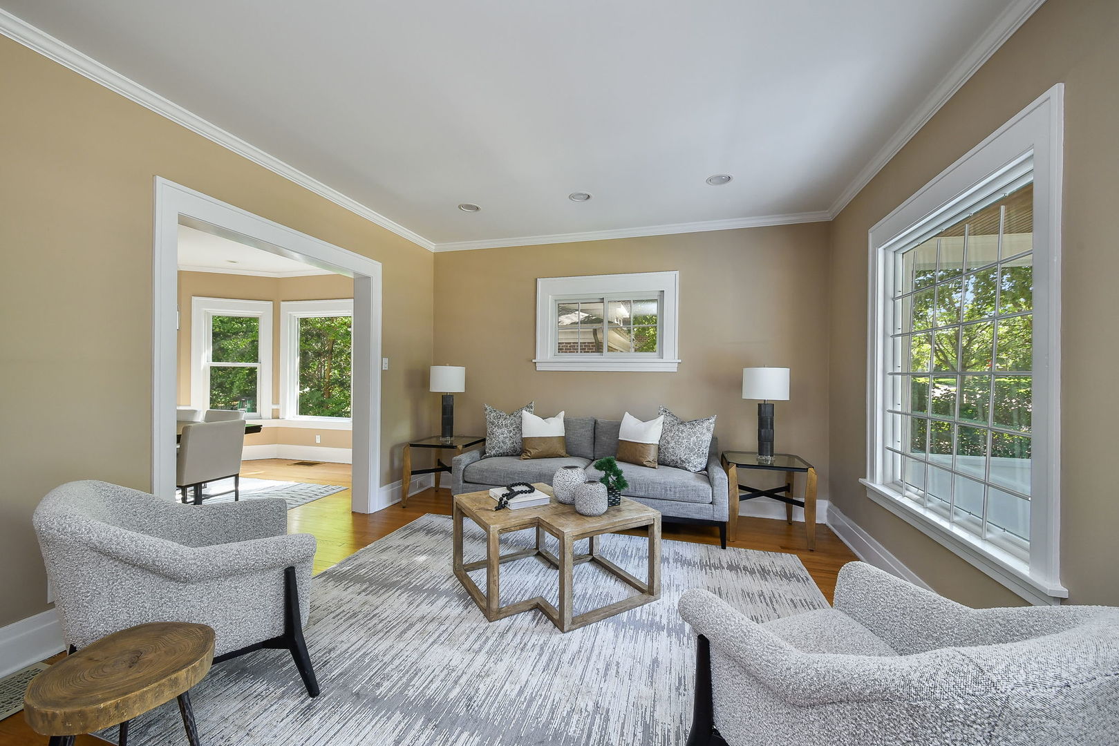 315 W Oak Avenue, Wheaton, IL 60187
