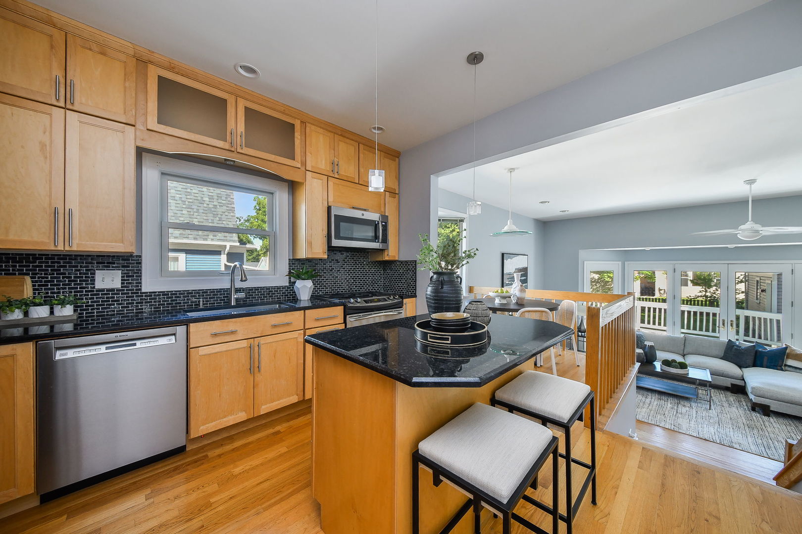 315 W Oak Avenue, Wheaton, IL 60187