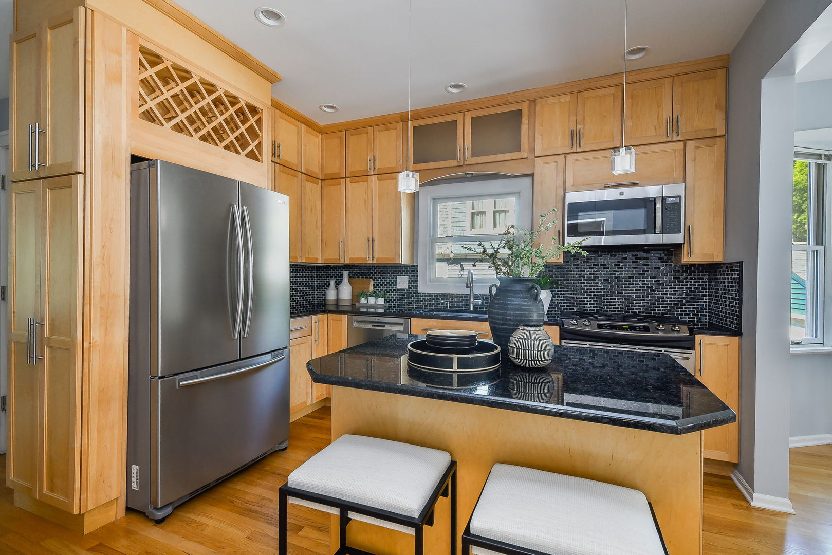 315 W Oak Avenue, Wheaton, IL 60187