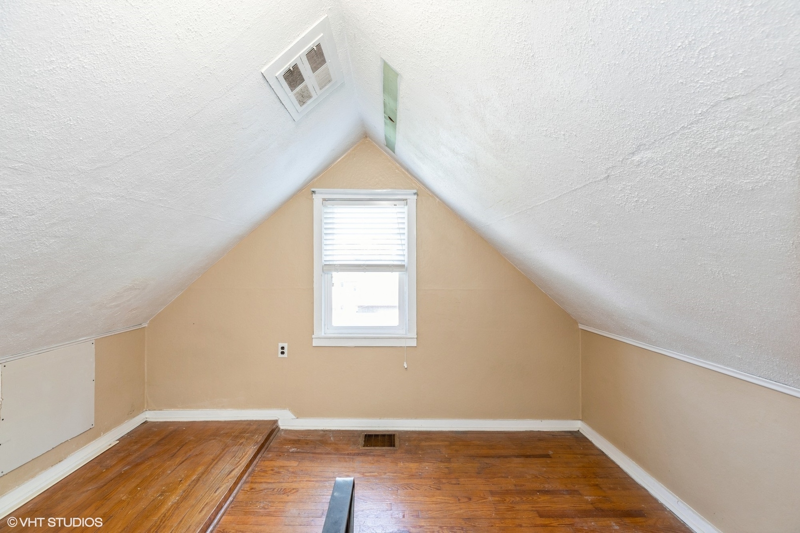 13121 S Muskegon Avenue, Chicago, IL 60633