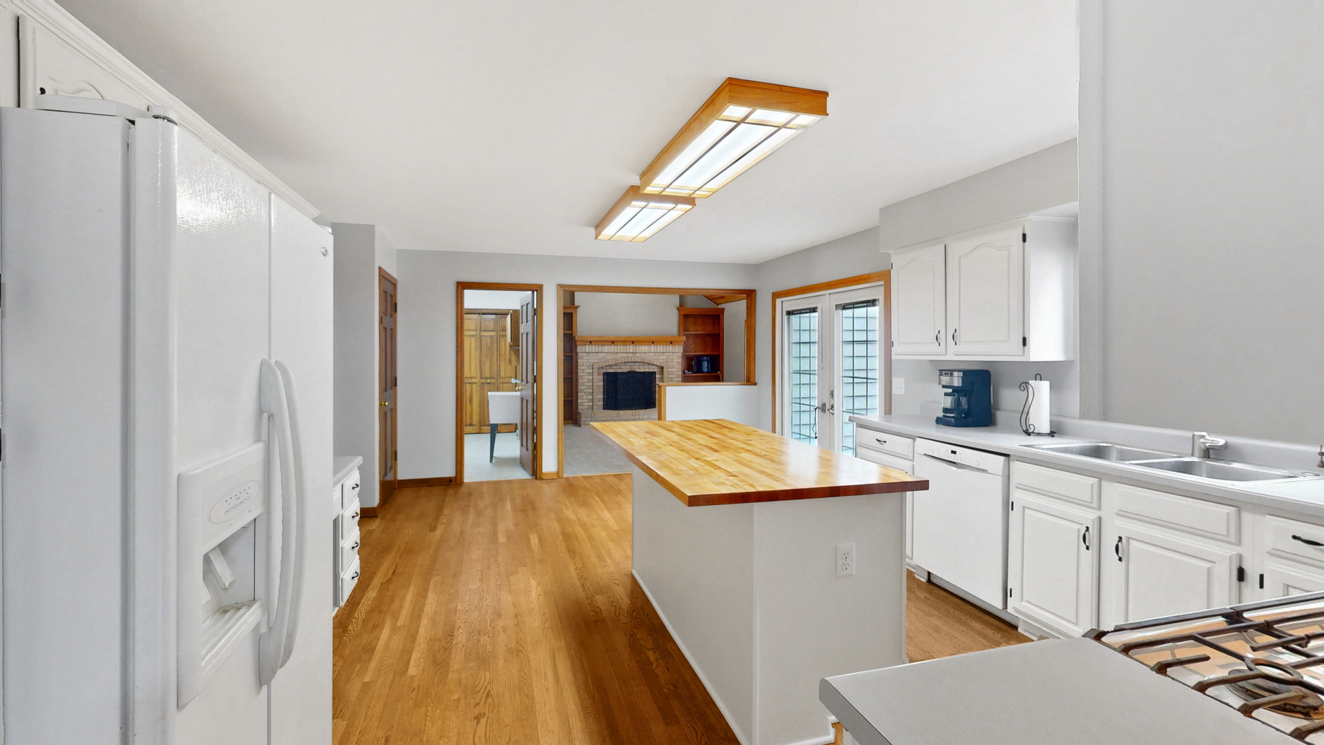 405 Oakwood Street, Yorkville, IL 60560