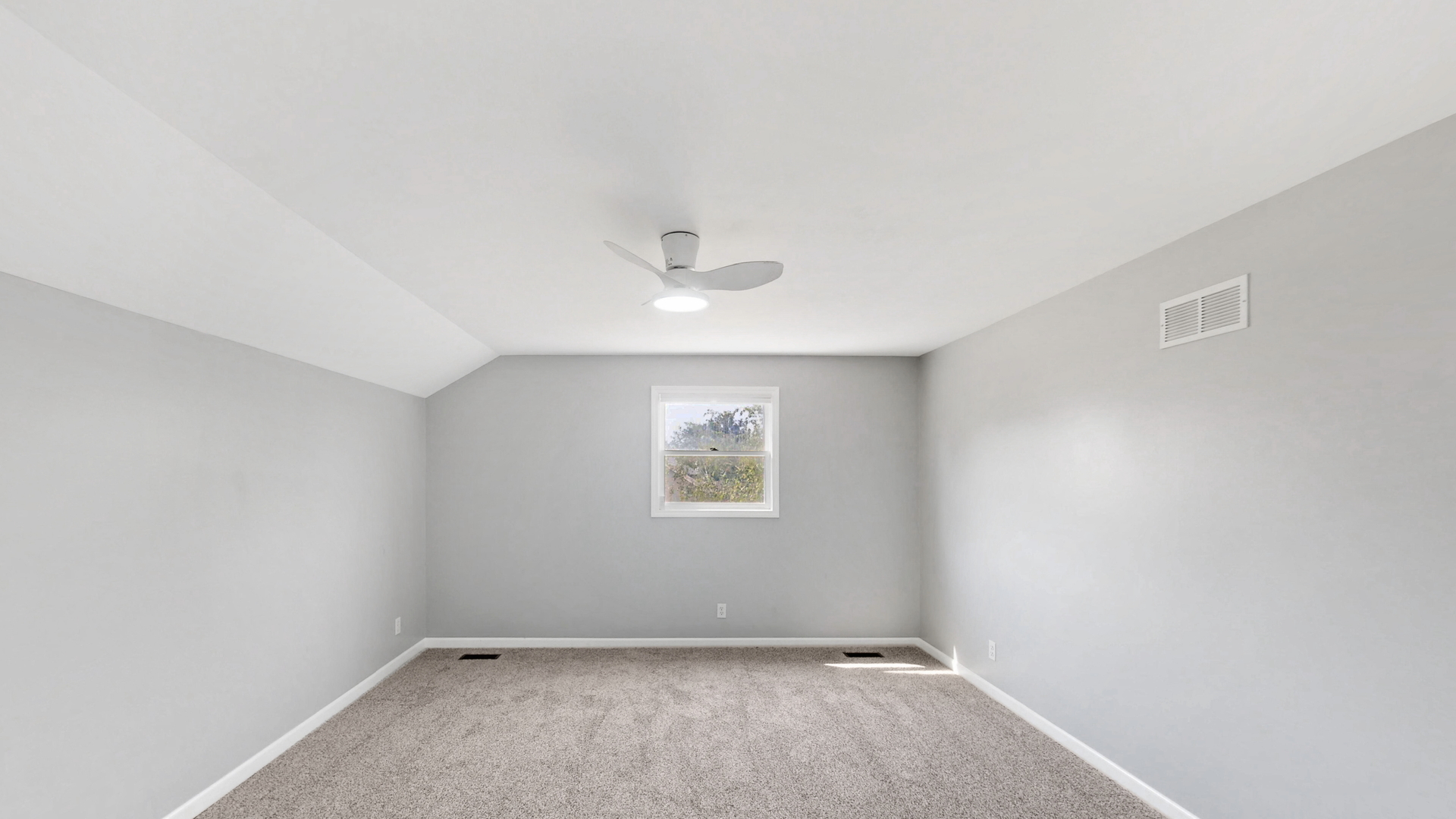405 Oakwood Street, Yorkville, IL 60560
