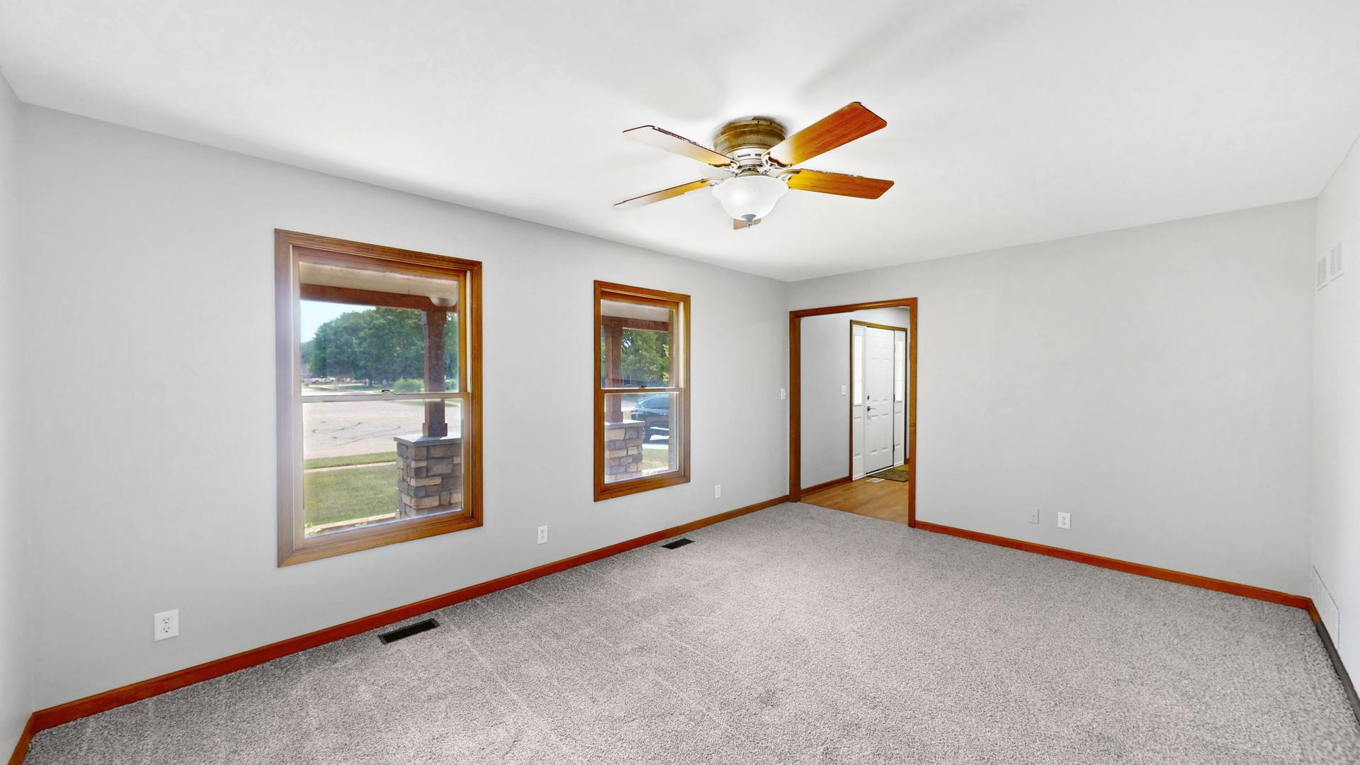 405 Oakwood Street, Yorkville, IL 60560