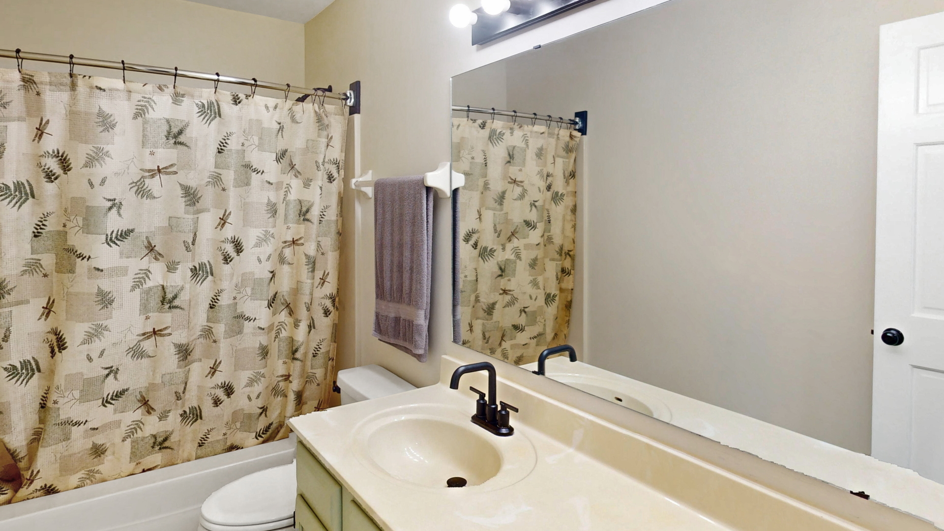 405 Oakwood Street, Yorkville, IL 60560