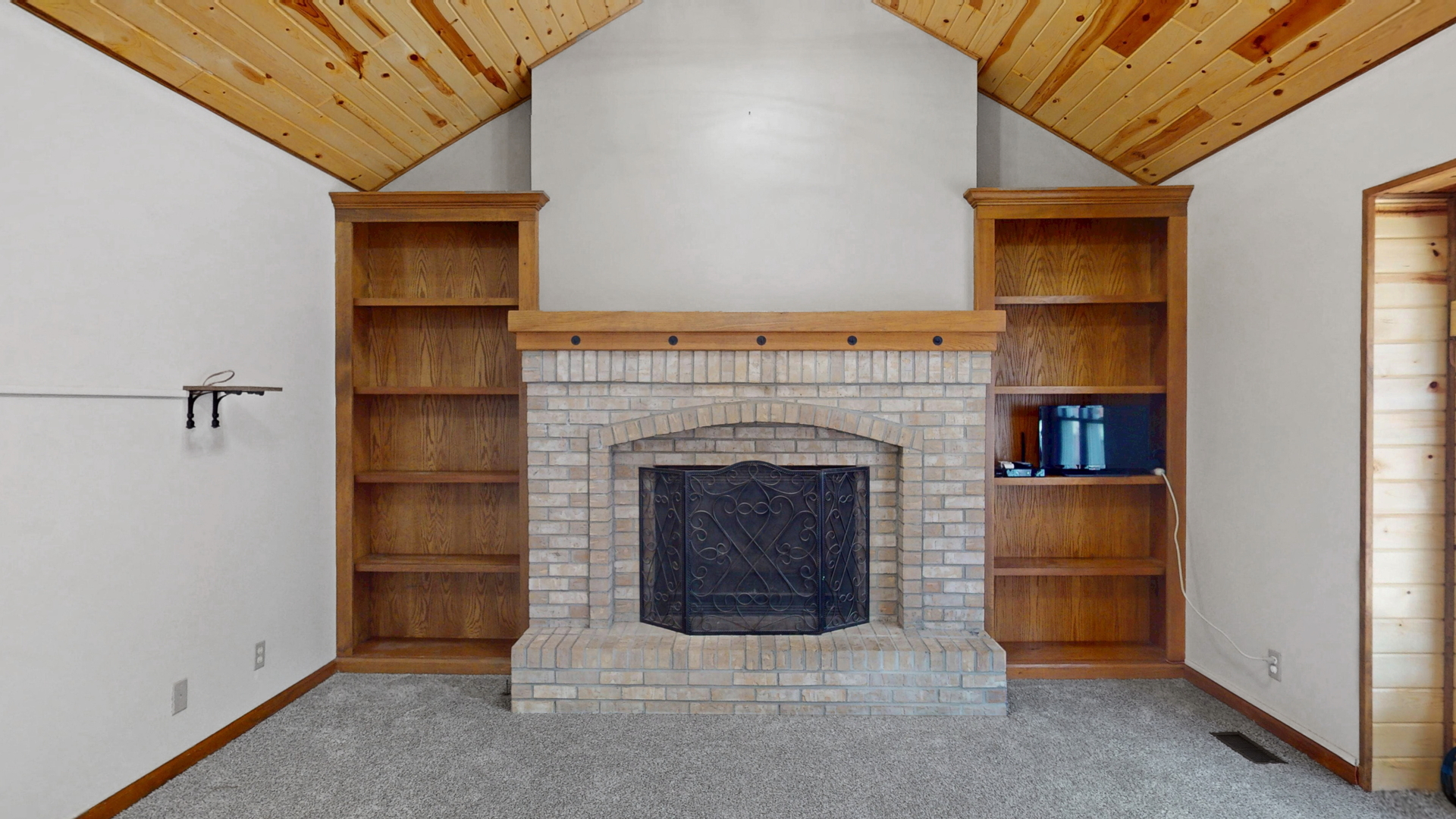 405 Oakwood Street, Yorkville, IL 60560