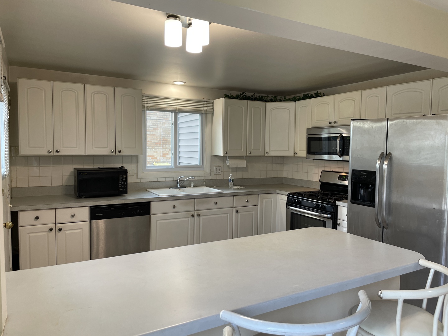 9137 Barberry Lane #9137, Des Plaines, IL 60016