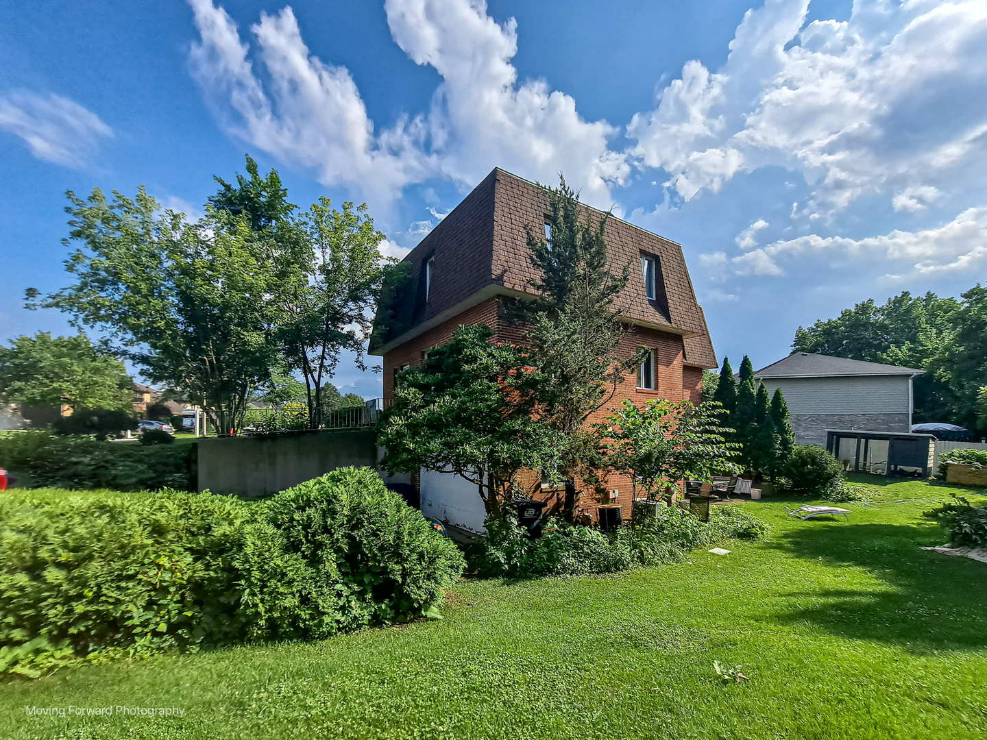8428 Creekside Lane, Darien, IL 60561