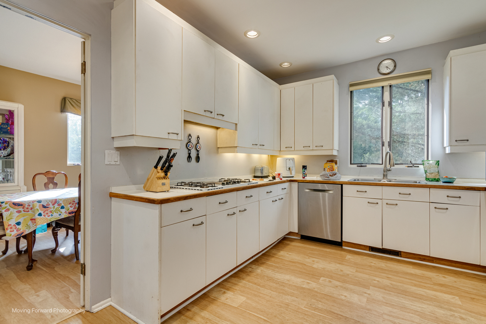 8428 Creekside Lane, Darien, IL 60561