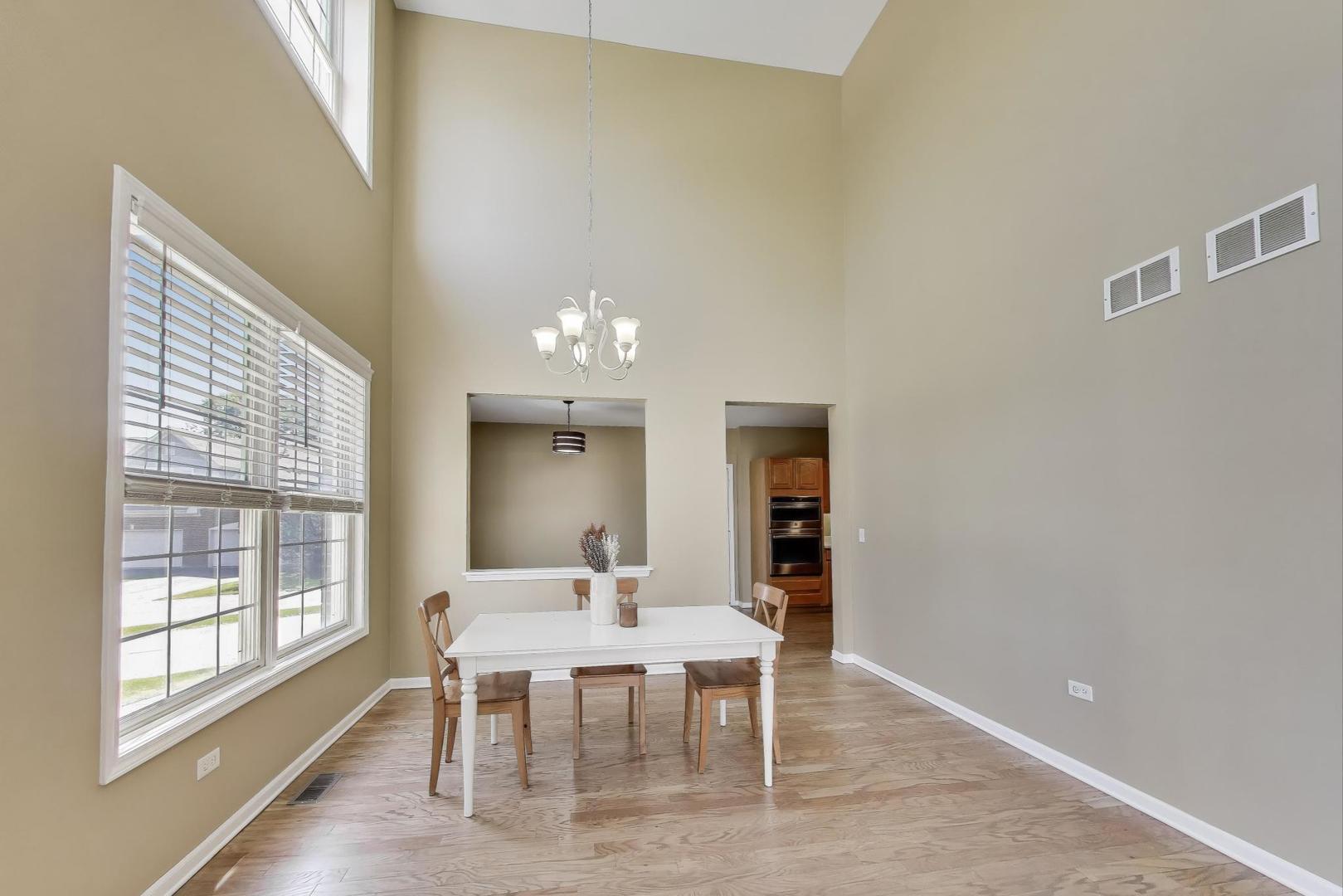 13354 Forest Ridge Drive, Palos Heights, IL 60463
