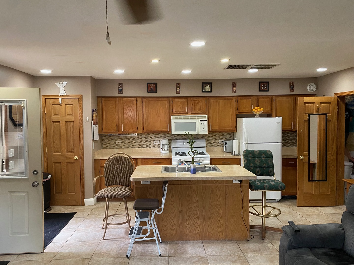 2655 W 97th Place #1S, Evergreen Park, IL 60805