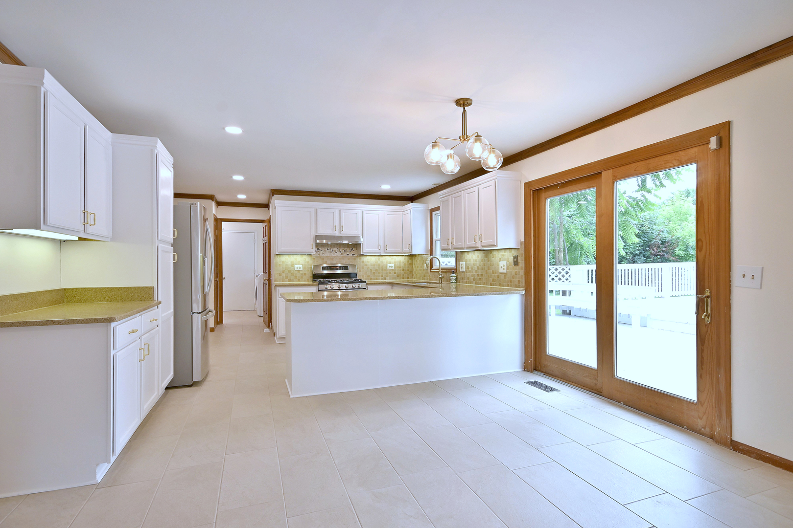 1036 Boulevard View Avenue, Gurnee, IL 60031