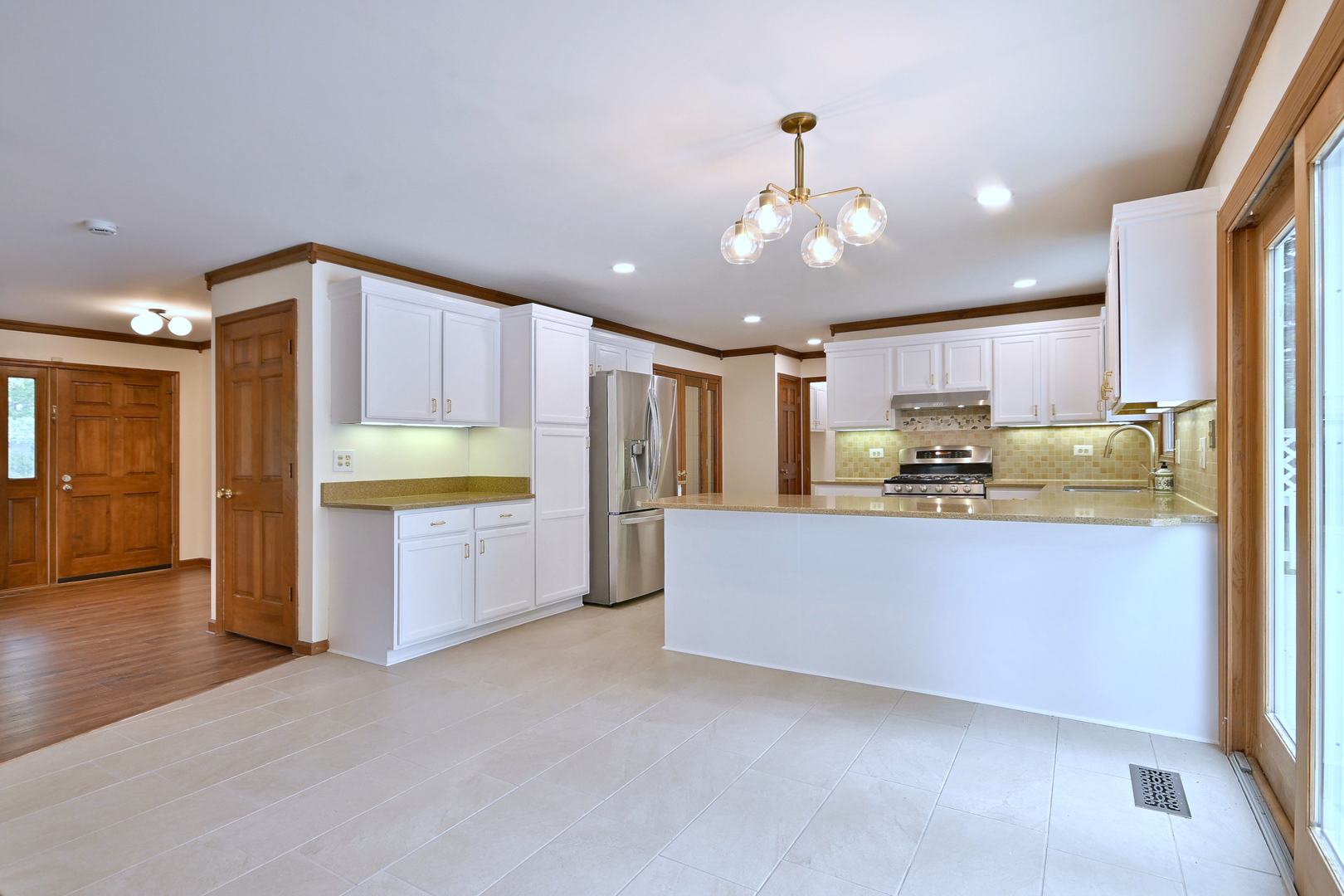 1036 Boulevard View Avenue, Gurnee, IL 60031