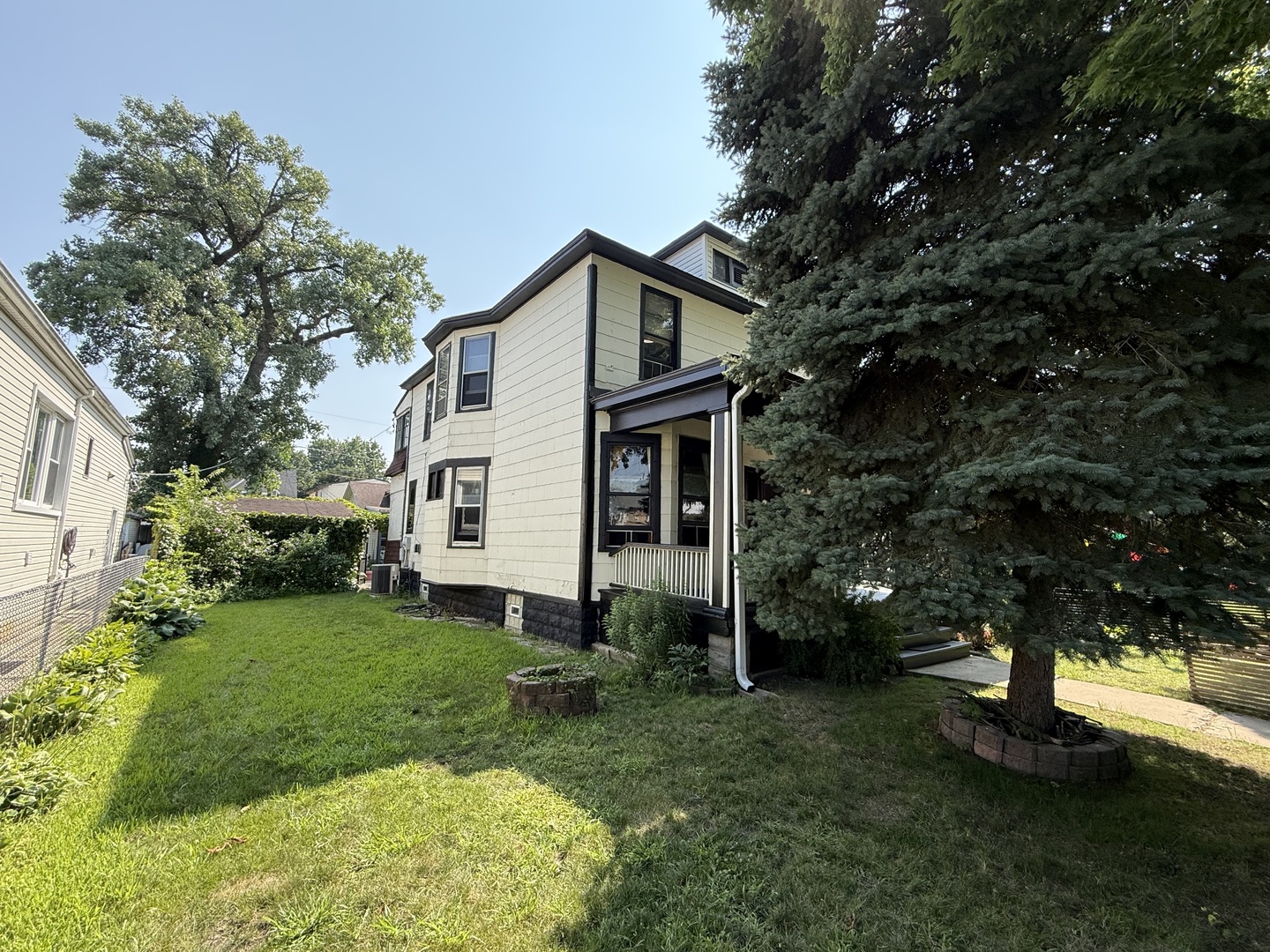 3751 W 63rd Place, Chicago, IL 60629