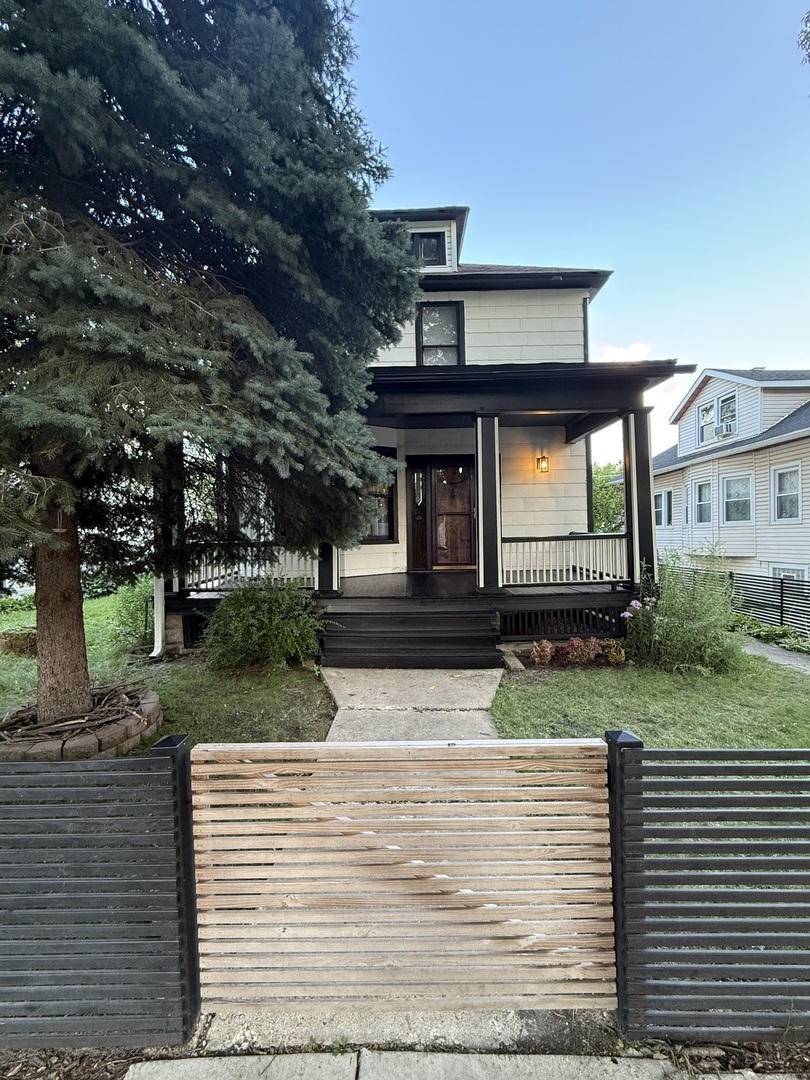 3751 W 63rd Place, Chicago, IL 60629