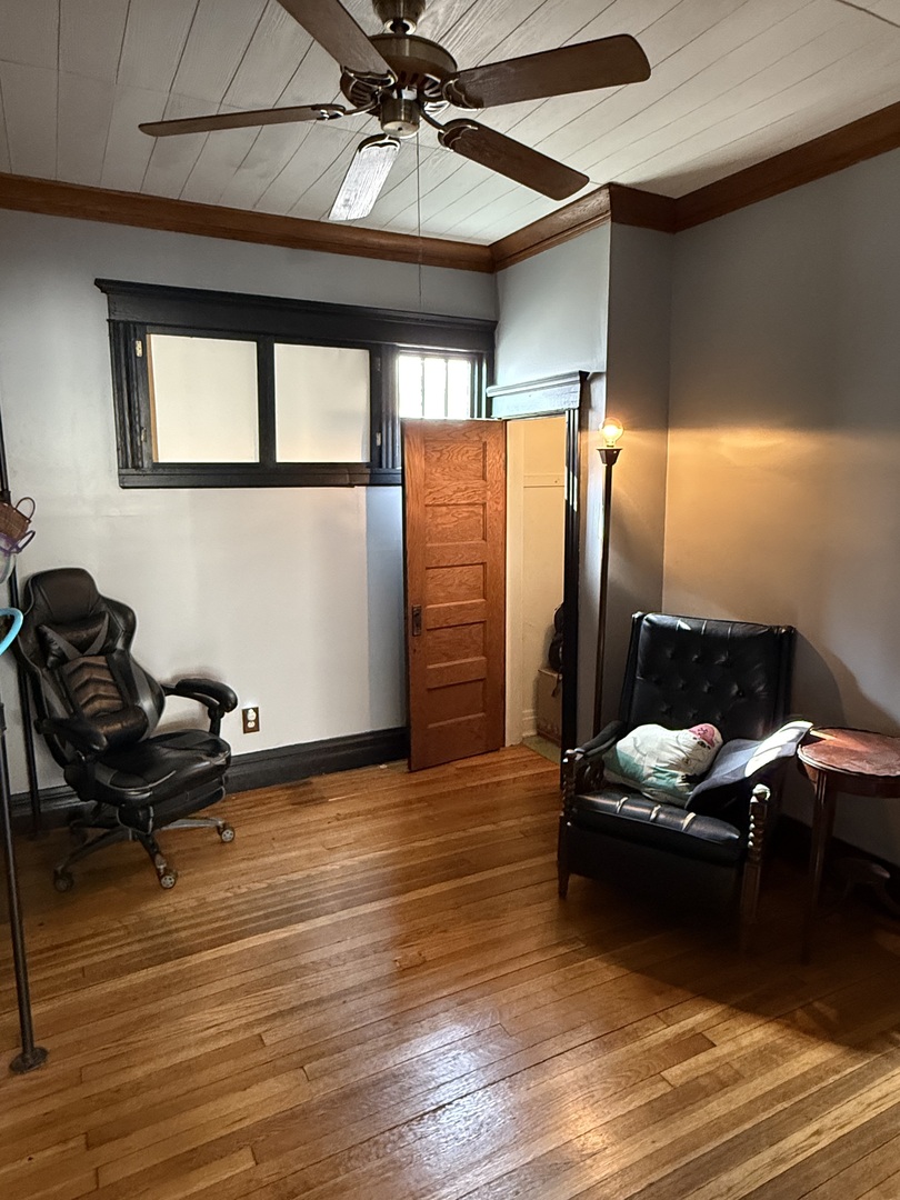3751 W 63rd Place, Chicago, IL 60629