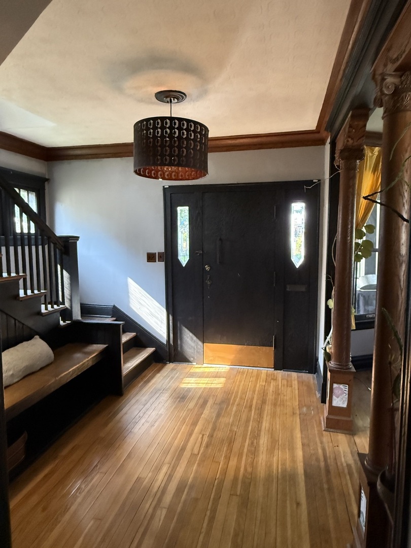 3751 W 63rd Place, Chicago, IL 60629