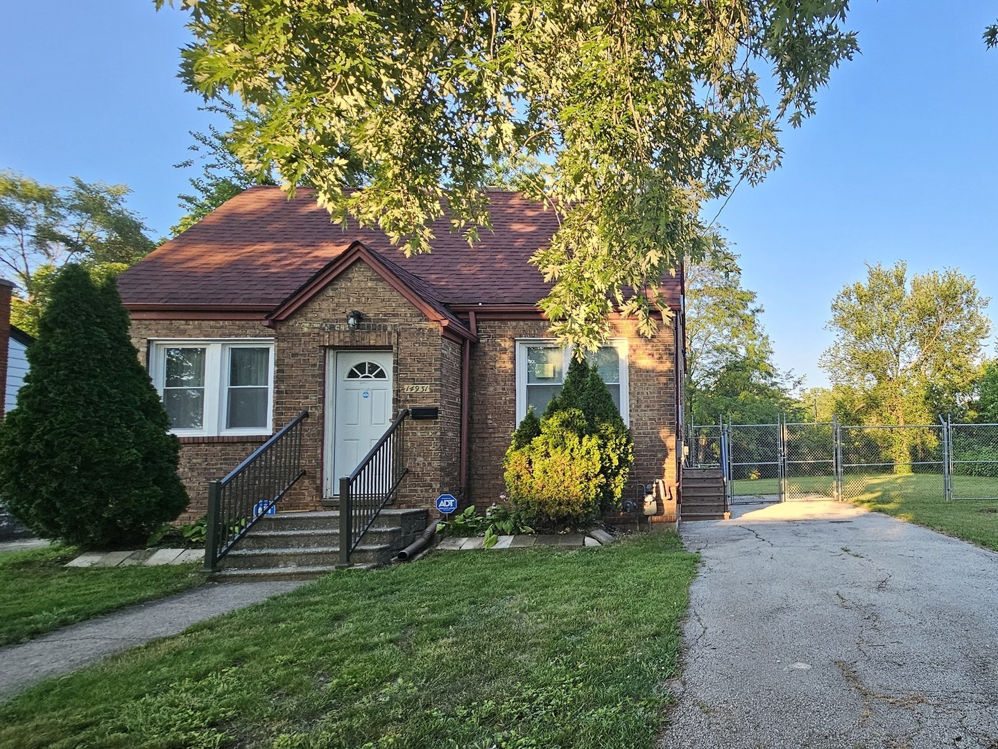 14931 Riverside Drive, South Holland, IL 60473