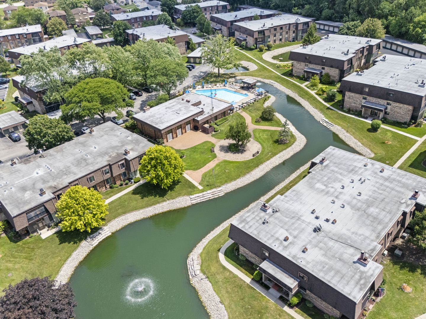11138 Center Road #D22, Palos Hills, IL 60465