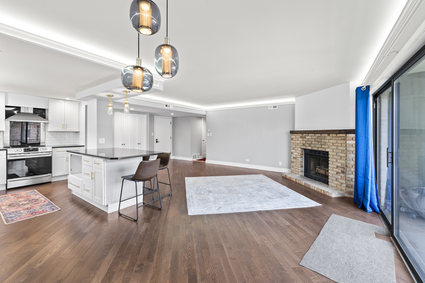 11138 Center Road #D22, Palos Hills, IL 60465