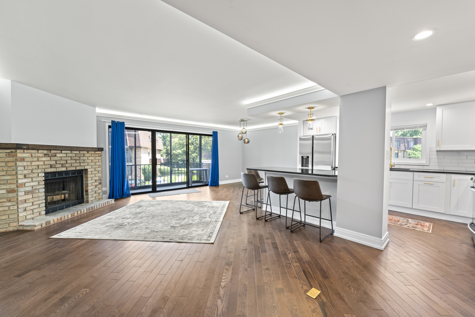 11138 Center Road #D22, Palos Hills, IL 60465