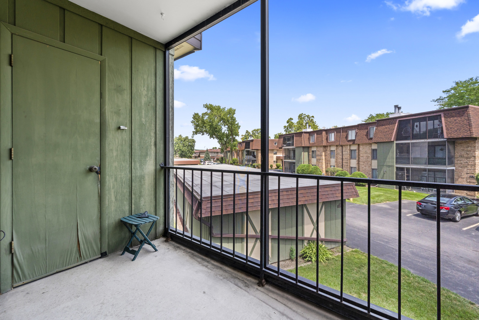 11138 Center Road #D22, Palos Hills, IL 60465
