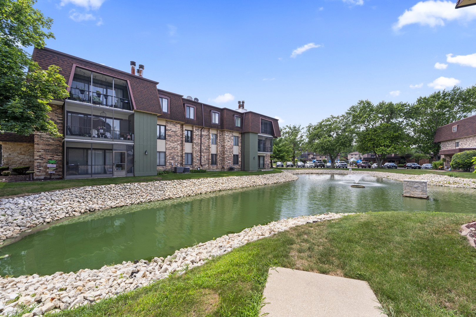11138 Center Road #D22, Palos Hills, IL 60465
