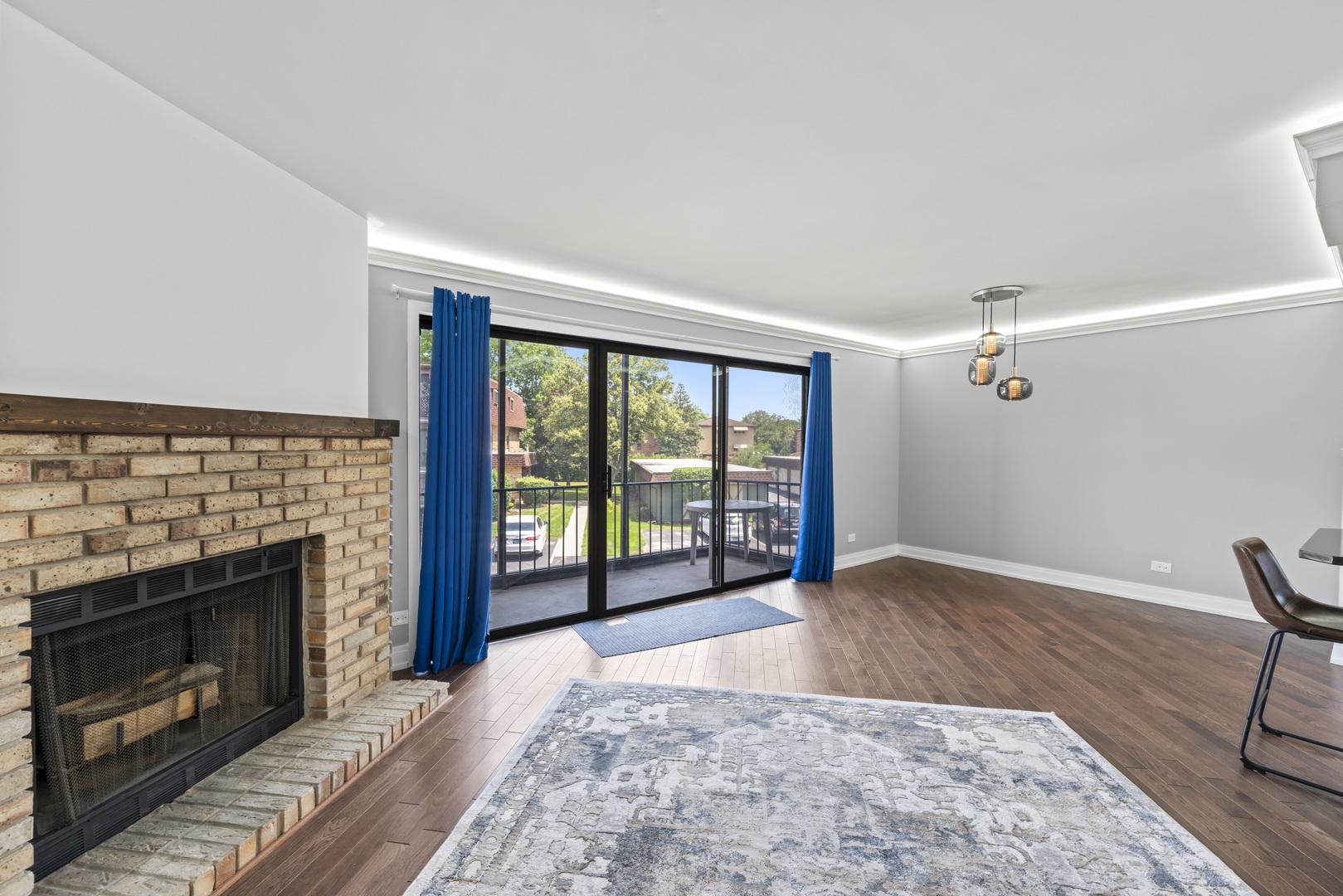 11138 Center Road #D22, Palos Hills, IL 60465