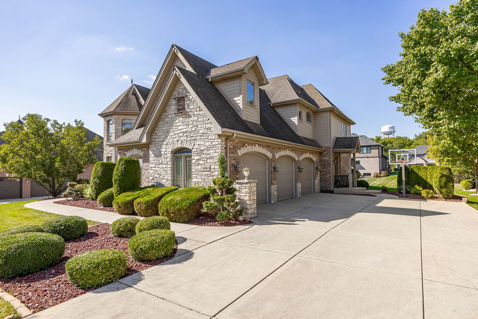 8964 Port Washington Drive, Frankfort, IL 60423
