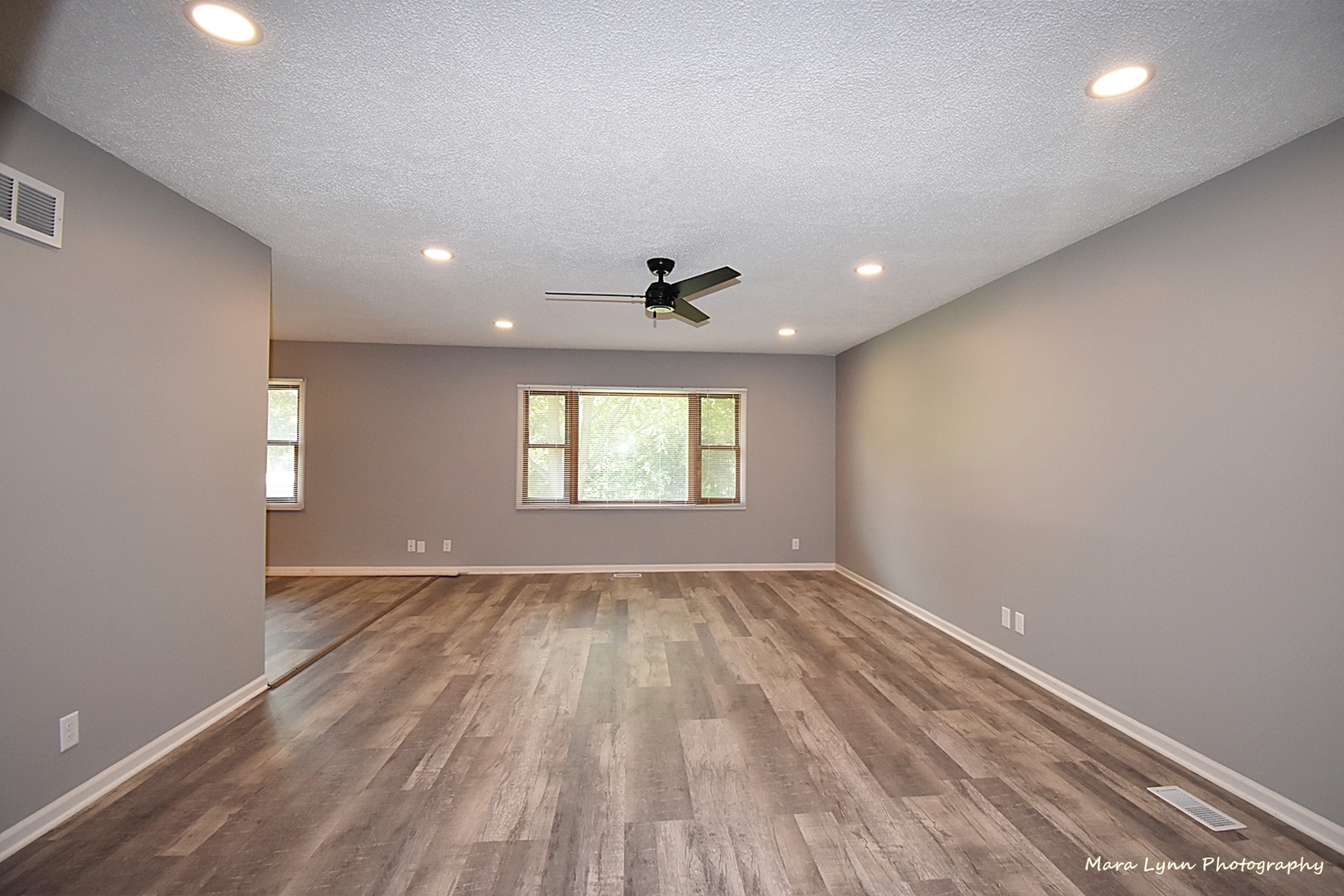 106 W Kendall Drive, Yorkville, IL 60560