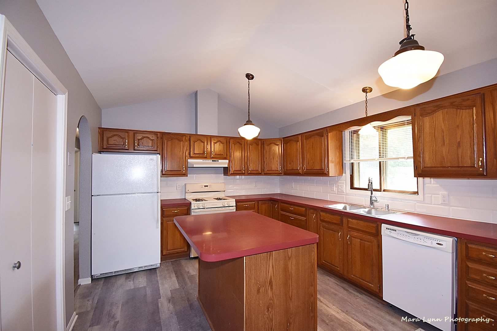 106 W Kendall Drive, Yorkville, IL 60560