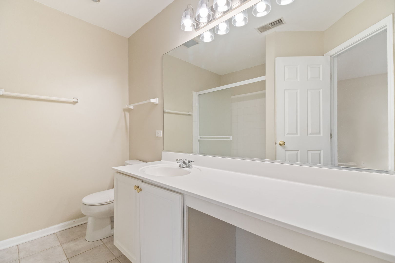 3499 Ravinia Circle, Aurora, IL 60504