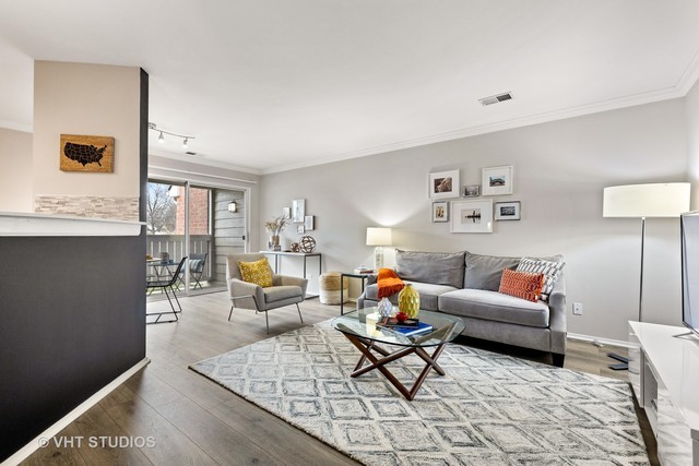 1700 Lincoln Meadows Circle #612, Schaumburg, IL 60173