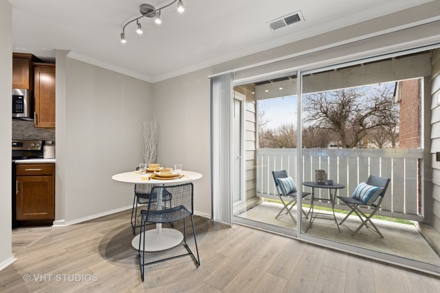 1700 Lincoln Meadows Circle #612, Schaumburg, IL 60173