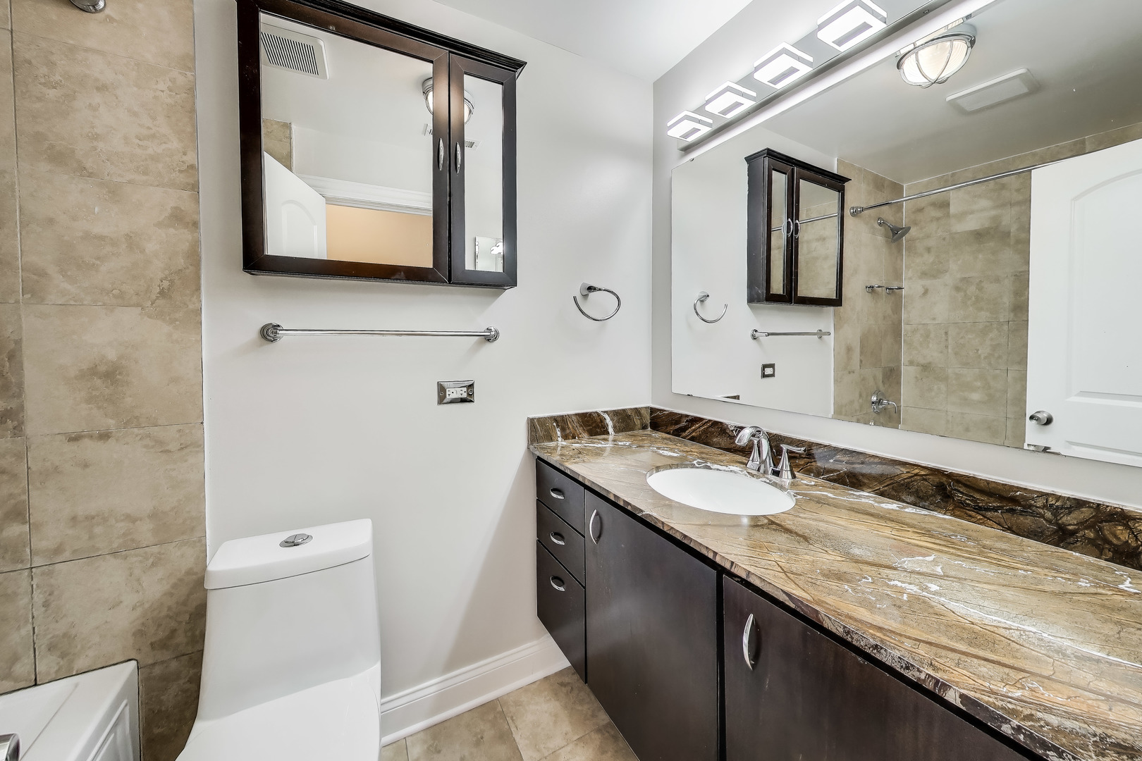 1459 W Leland Avenue #3, Chicago, IL 60640