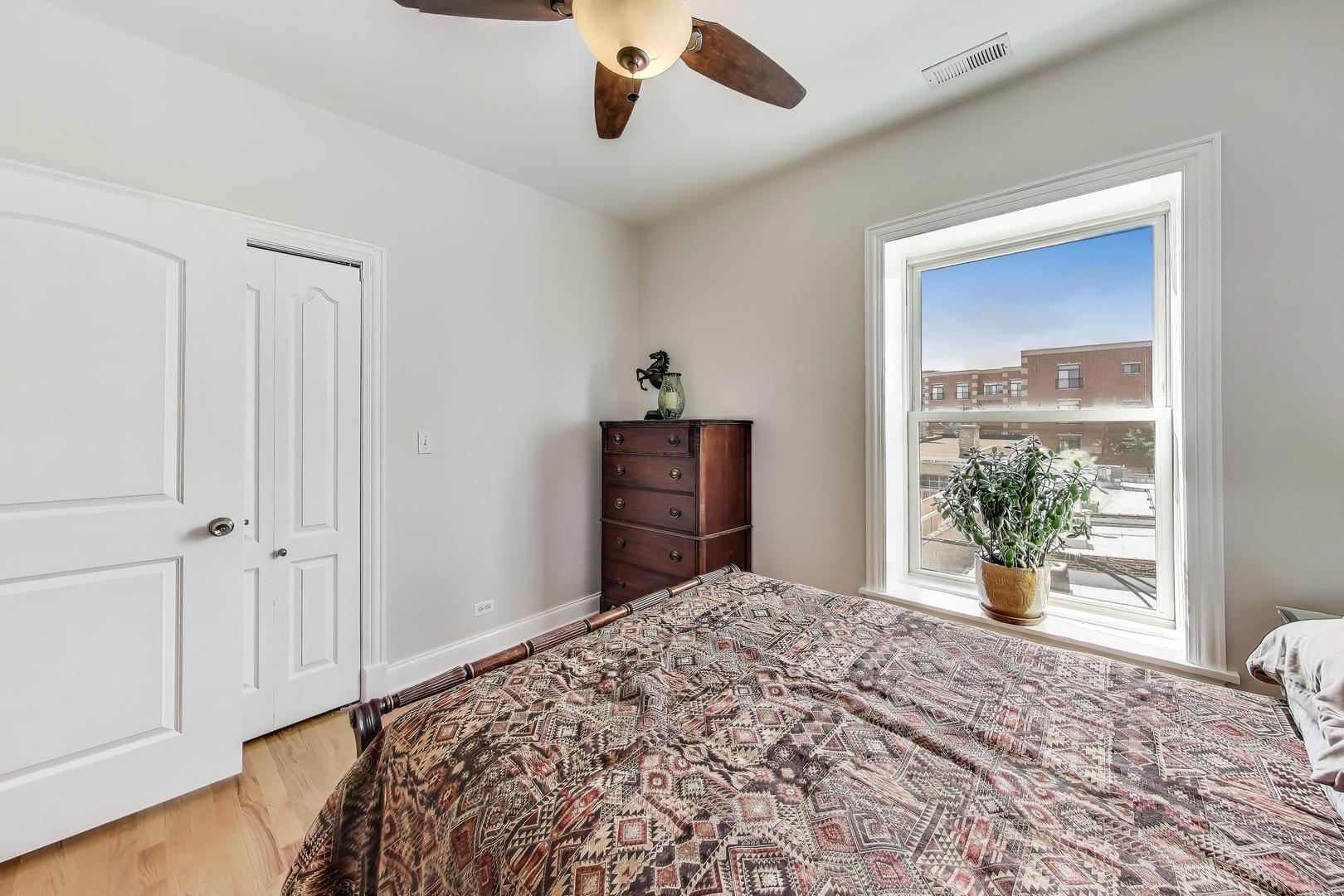 1459 W Leland Avenue #3, Chicago, IL 60640