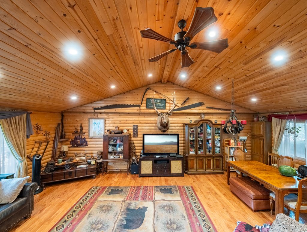 616 N Pinecrest Road, Bolingbrook, IL 60440