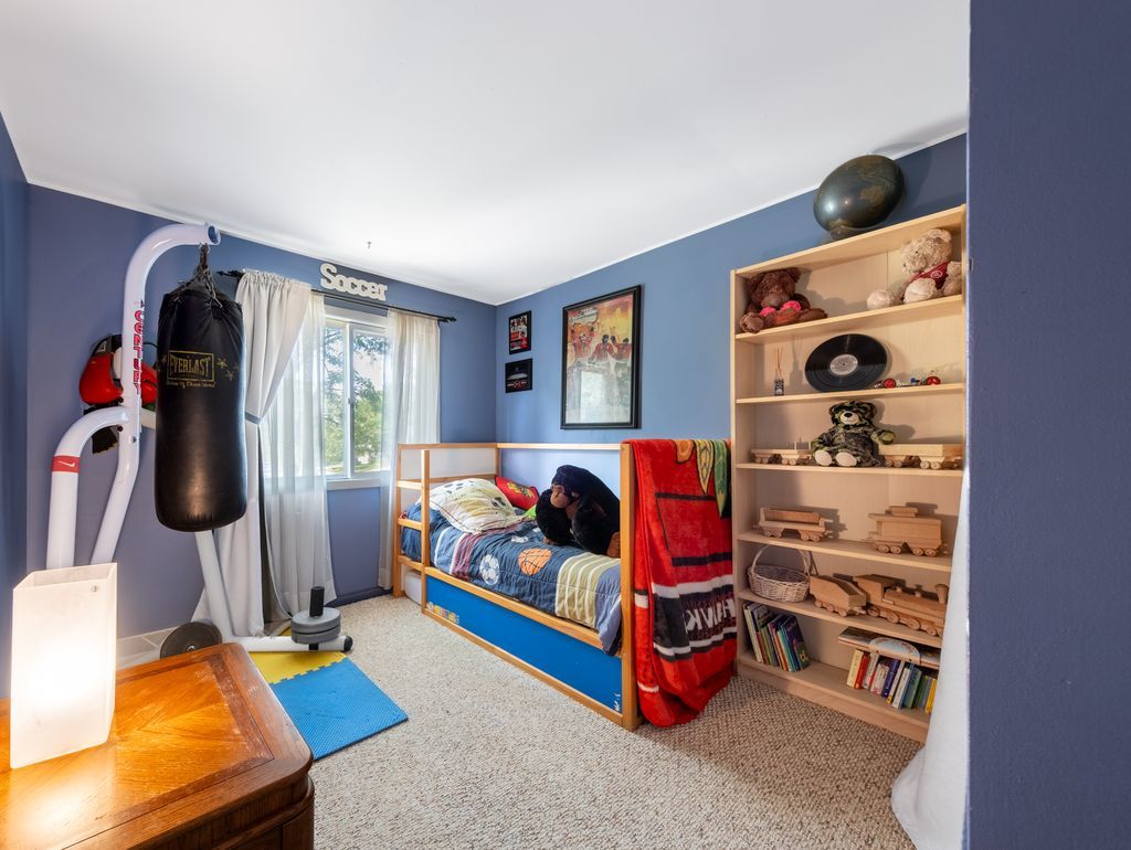 616 N Pinecrest Road, Bolingbrook, IL 60440