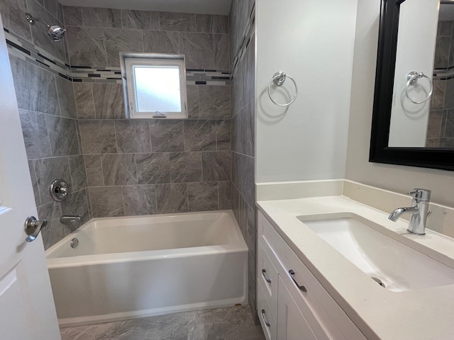 5839 N Marmora Avenue #2, Chicago, IL 60646