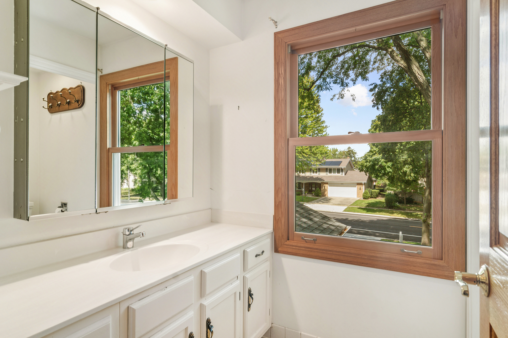 621 E Cunningham Drive, Palatine, IL 60074